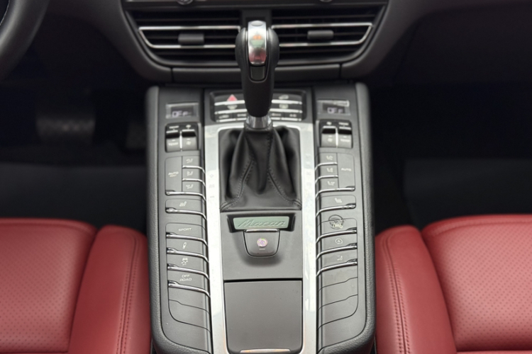 保时捷 2021款 Macan 2.0T中控内饰7005