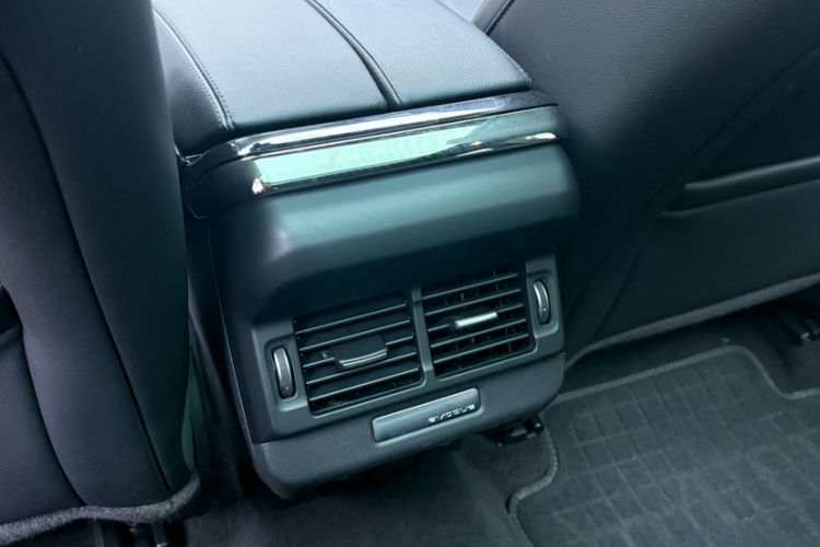 路虎 揽胜极光 2020款 249PS R-DYNAMIC SE 运动科技版中控内饰7009