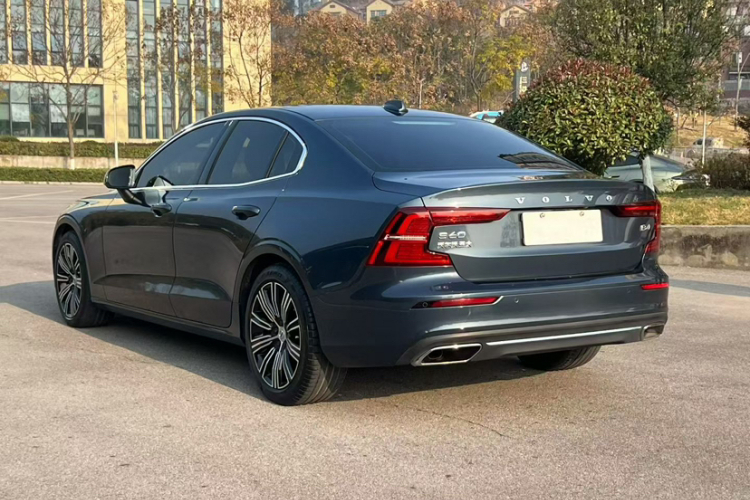 沃尔沃S60 2022款 B4 智远豪华版车身外观6004