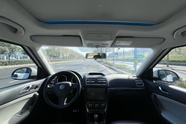 斯柯达 Yeti 2017款 TSI280 DSG前行版车身外观6004