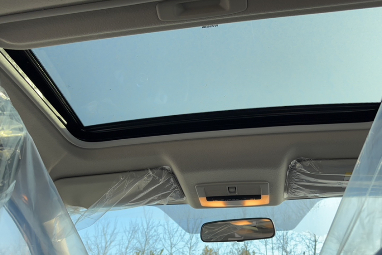 日产 轩逸 改款三 经典 1.6XE CVT舒适天窗版(8.29)中控内饰7004