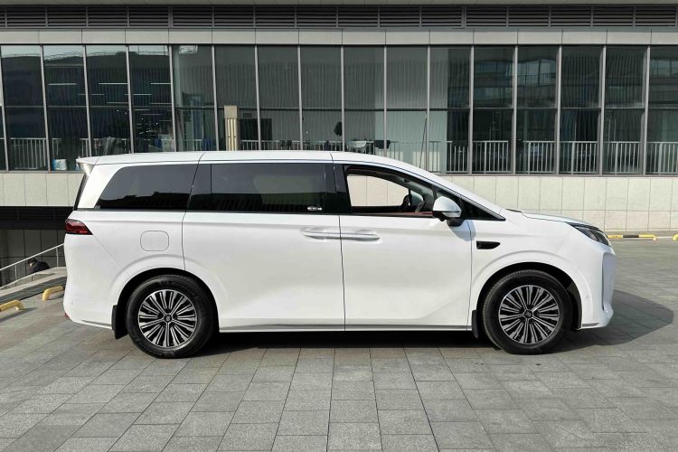 比亚迪 夏 2025款 DM-i 1.5T 180km 超越型车身外观6008