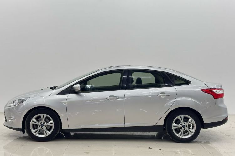 福特 福克斯 2012款 三厢 1.6L 自动风尚型车身外观6006