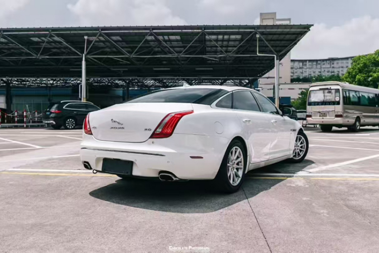 捷豹XJ 2015款 XJL 3.0 SC 典雅商务80周年典藏版车身外观6010