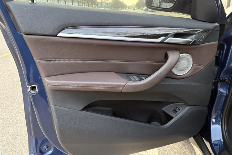 宝马X1 2021款 xDrive25Li 尊享型中控内饰7005