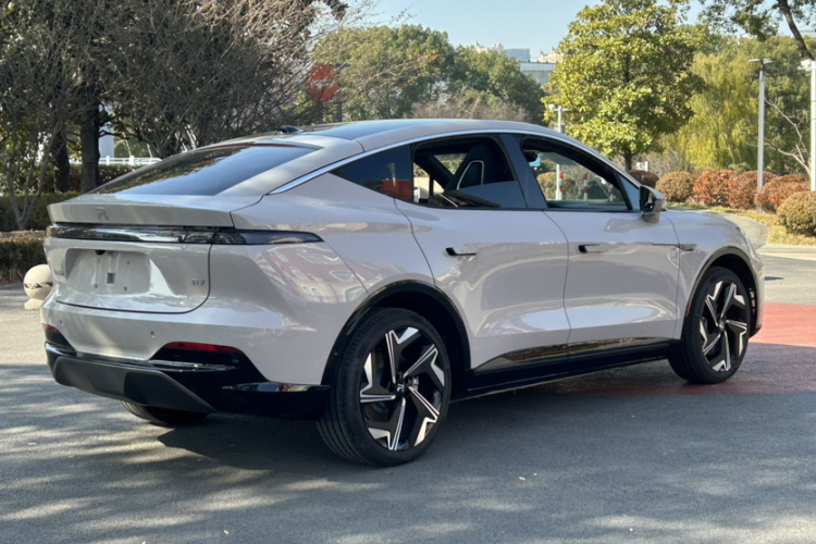 飞凡汽车 飞凡R7 2025款 长续版车身外观6005