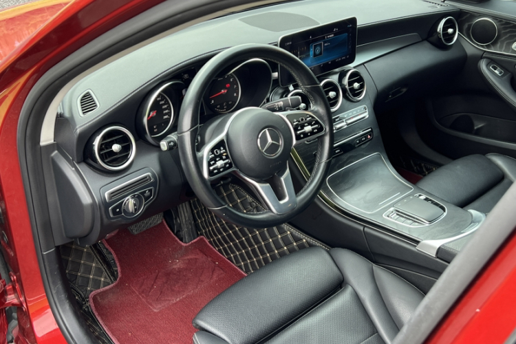 奔驰C级 2019款 C 180 L 时尚型运动版中控内饰7008