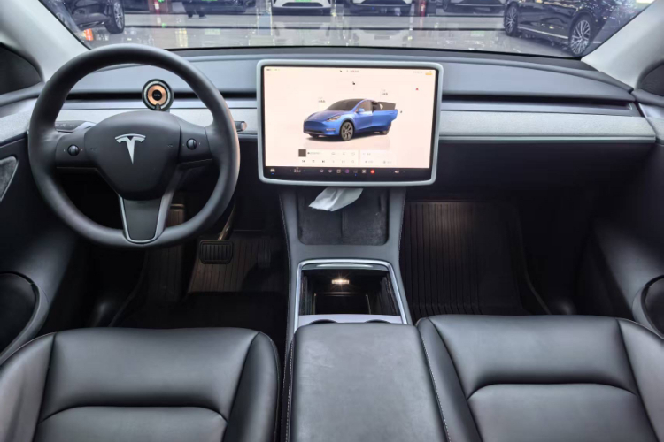 特斯拉 Model Y 2023款 后轮驱动版中控内饰7002