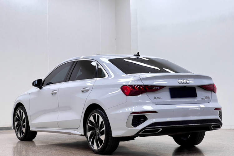 奥迪A3 2022款 A3L Limousine 35 TFSI 时尚运动型车身外观6004