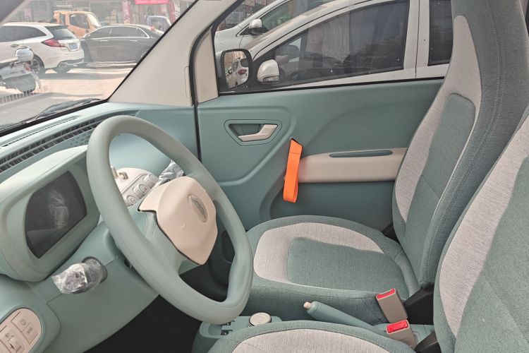 凌宝汽车 凌宝uni 2025款 微甜版 11.52kWh中控内饰7005