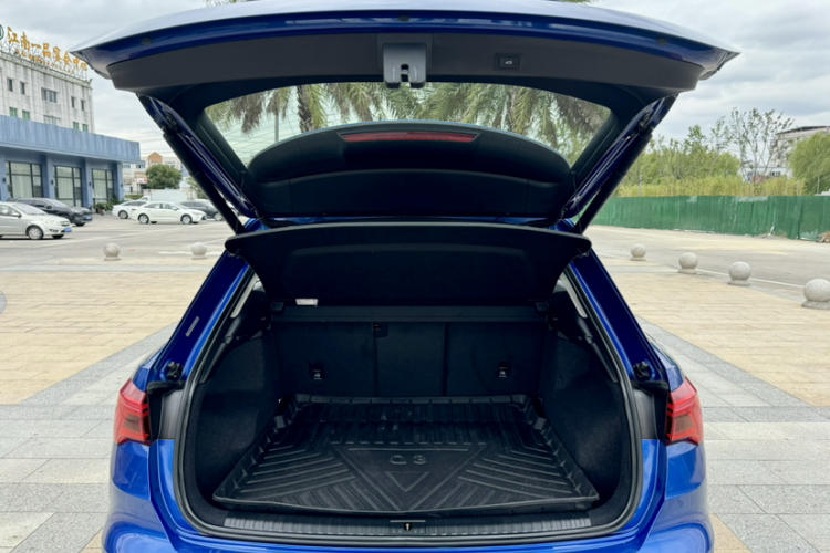 奥迪Q3 2019款 35 TFSI 进取动感型局部细节23