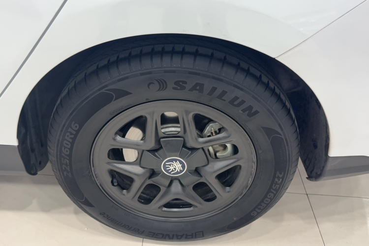 比亚迪 秦PLUS 2025款 DM-i 智驾版 55KM领先型车身外观6007