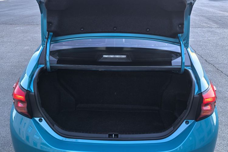 丰田 雷凌双擎E+ 2019款 1.8PH V E-CVT豪华版局部细节9004