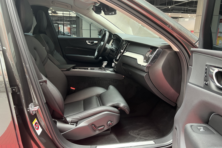 沃尔沃XC60 2021款 T5 四驱智远豪华版中控内饰7002