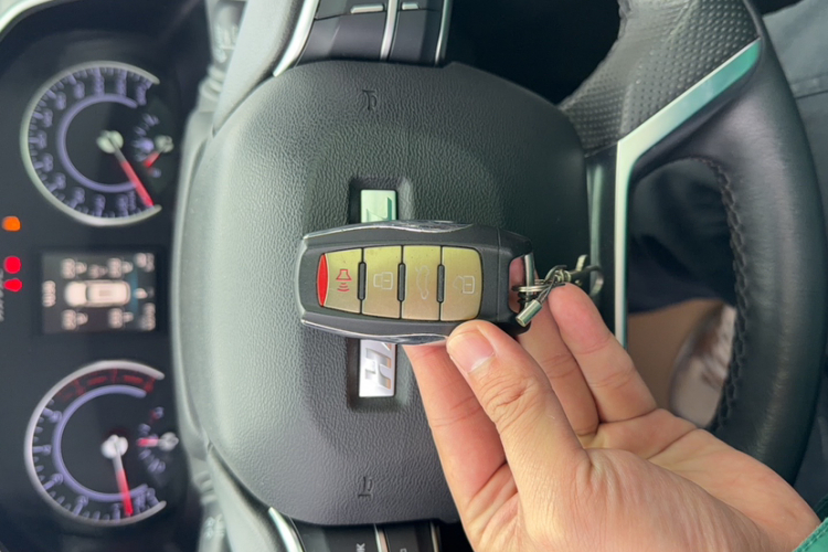 哈弗H6 2017款 蓝标 2.0T 自动两驱智尚型中控内饰7009