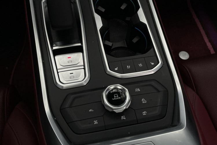 坦克400新能源 2024款 Hi4-T 越野版中控内饰7002