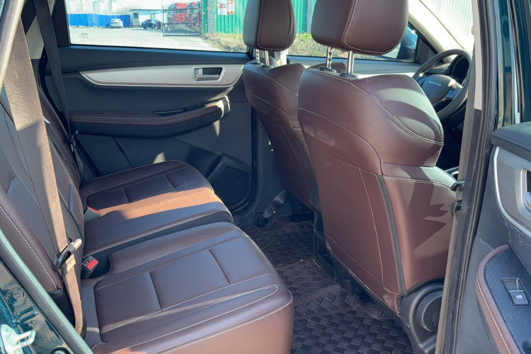 东风风行 风行T5 2023款 盛世款 1.6L 手动筑梦版 五座中控内饰7005