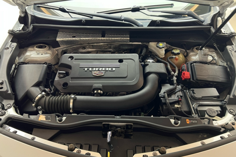 凯迪拉克XT4 2020款 改款 28T 两驱领先型中控内饰7010