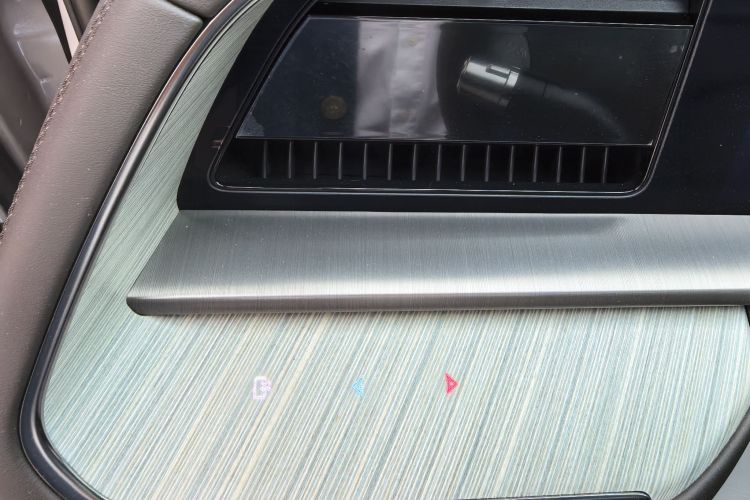 腾势N7 2023款 长续航性能Max版中控内饰7007