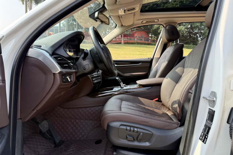 宝马X5(进口) 2015款 xDrive28i中控内饰7002