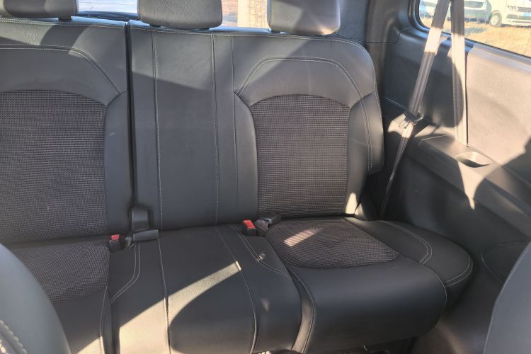 上汽大通MAXUS 大通G10 2016款 2.0T 自动精英版中控内饰7005