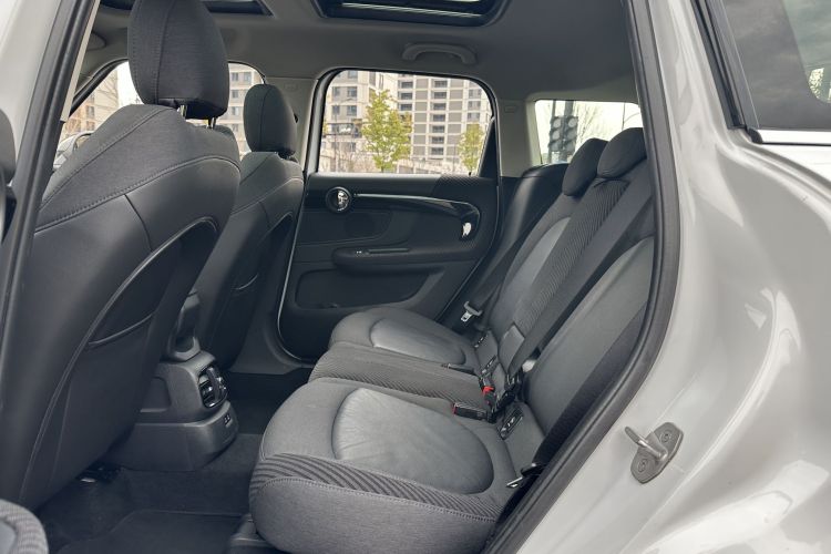 MINI Countryman 2018款 2.0T COOPER S ALL4 经典派中控内饰7003
