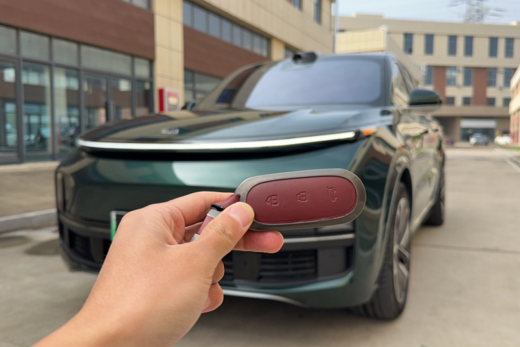 理想汽车 理想L9 2022款 Max中控内饰7001