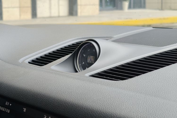 保时捷 Cayenne新能源 2019款 Cayenne E-Hybrid 2.0T中控内饰7007