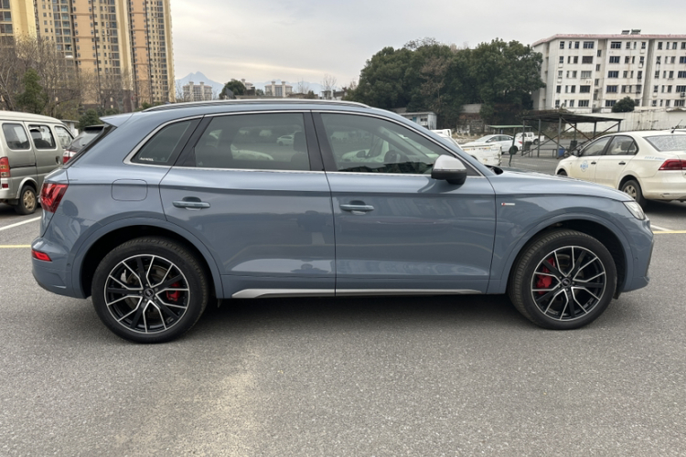奥迪Q5L 2022款 40T RS套件燃速型车身外观6003