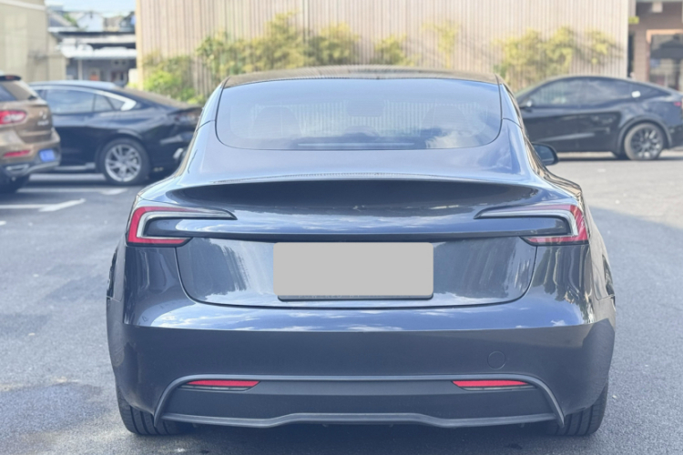特斯拉 Model 3 2023款 长续航全轮驱动版车身外观6002
