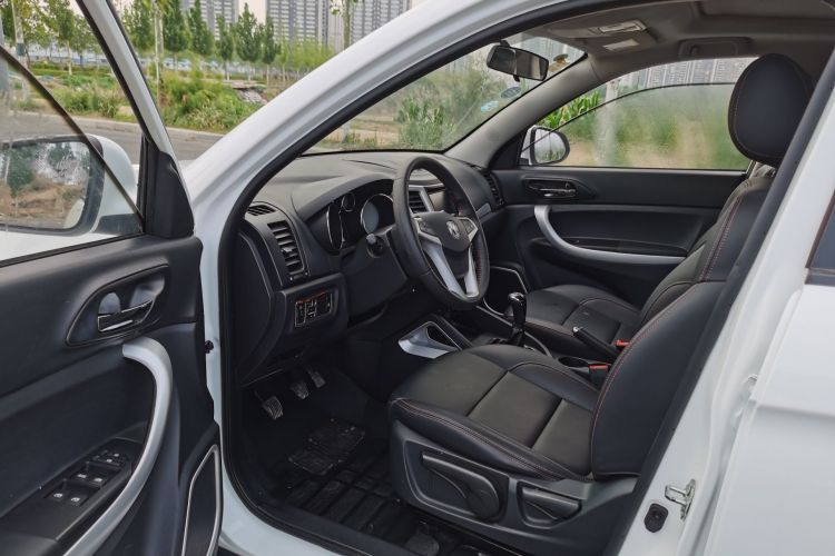 长安CS35 2016款 1.6L 手动豪华型 国V中控内饰7001