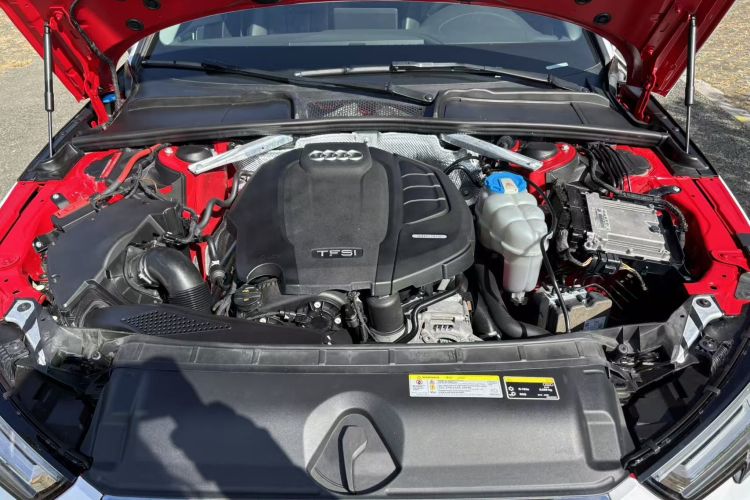 奥迪A4L 2018款 30周年年型 40 TFSI 时尚型中控内饰7007