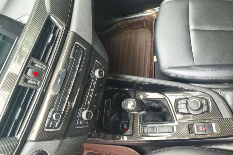 宝马X1 2019款 sDrive20Li 领先型中控内饰7004