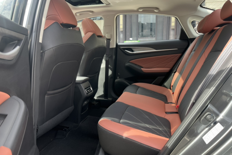 长安 逸动 2024款 PLUS 蓝鲸NE 1.4T GDI DCT高能版中控内饰7007