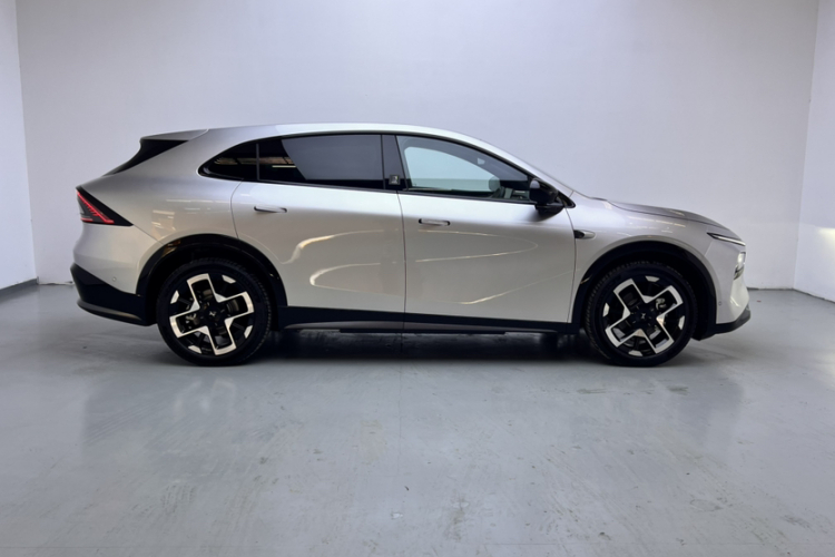 小鹏G7 2025款 702 超长续航 Max车身外观6011