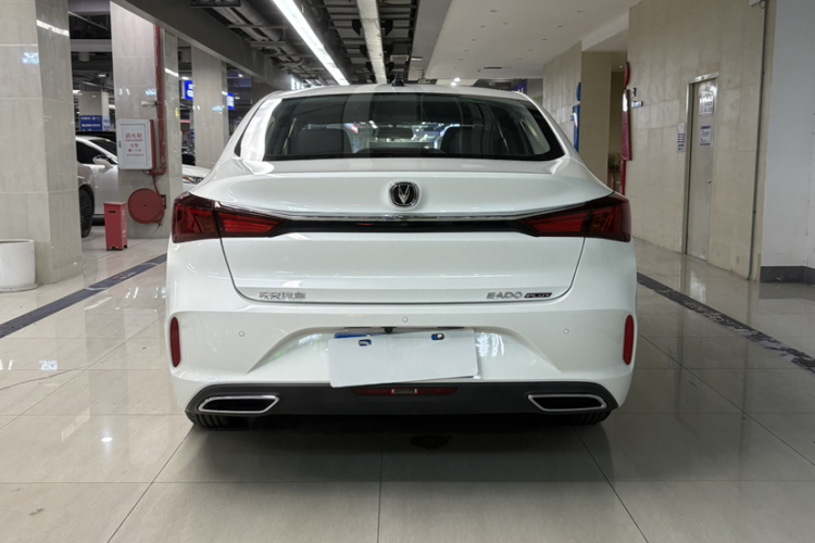 长安 逸动 2022款 PLUS 1.6L GDI CVT精英型车身外观6001