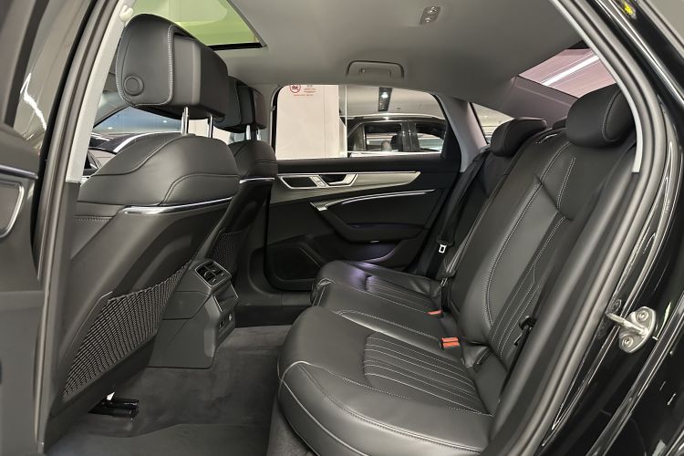 奥迪A6L 2024款 40 TFSI 豪华致雅型中控内饰7005