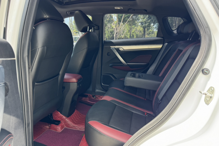 吉利汽车 缤越 2020款 PRO 260T DCT骑士中控内饰7005