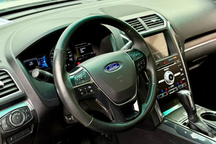 福特 探险者(进口) 2016款 2.3T 精英版车身外观6008