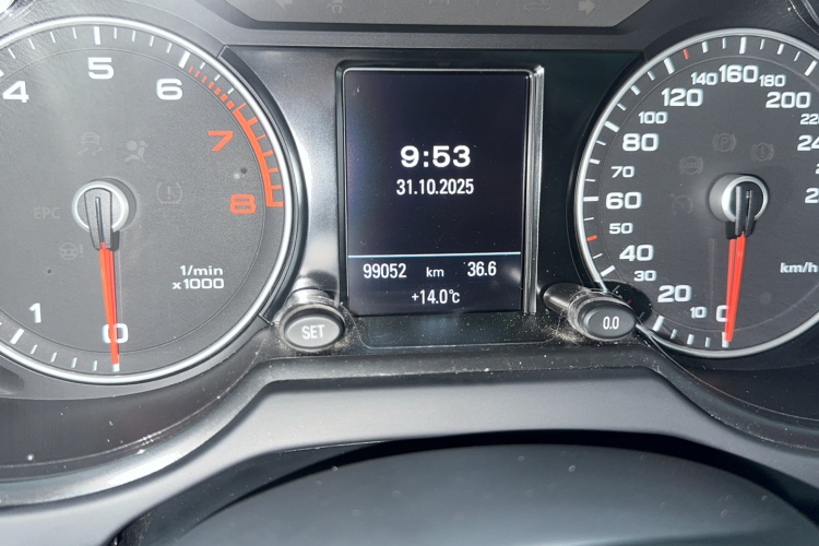 奥迪Q5 2016款 40 TFSI 舒适型中控内饰15