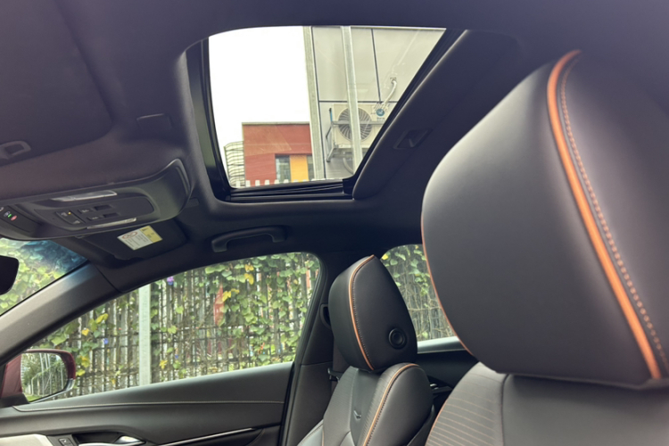 凯迪拉克CT4 2020款 28T 精英型中控内饰7010