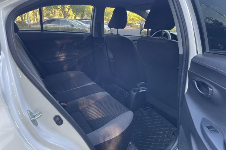 丰田 威驰 2021款 1.5L CVT创行版中控内饰7003