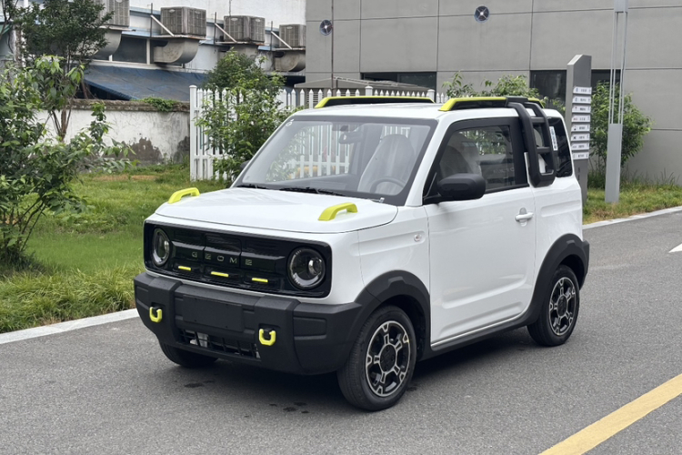 吉利银河 2025款 210km 熊猫骑士车身外观1