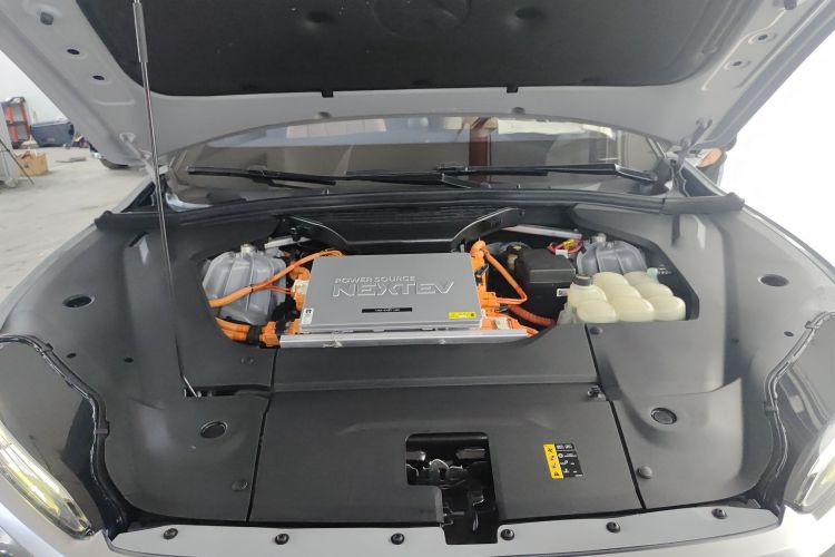 蔚来ES8 2020款 580KM 签名版 六座版中控内饰7005