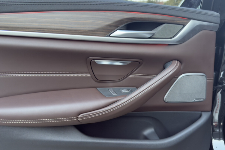 宝马5系 2019款 改款 530Li 尊享型 豪华套装中控内饰7014