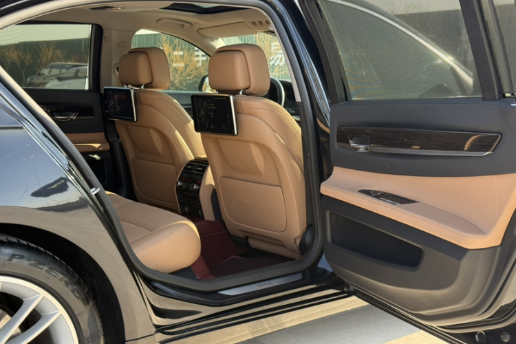 宝马7系 2014款 730Li 臻享型中控内饰7003