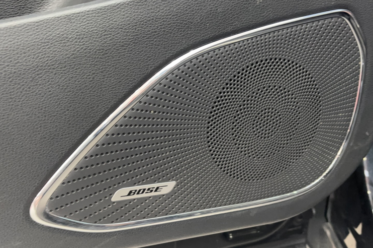 红旗HS5 2022款 改款 2.0T 智联旗享版中控内饰7003