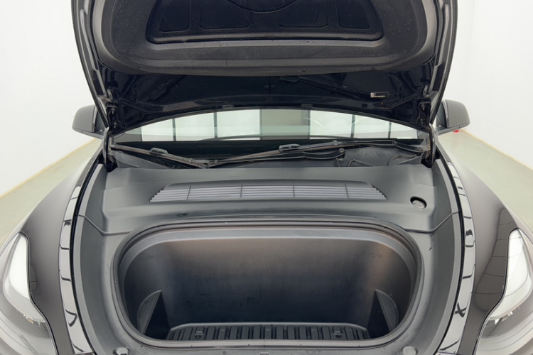 特斯拉 Model Y 2021款 标准续航后驱版局部细节24