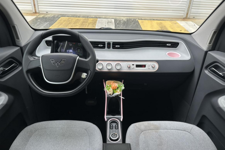 五菱汽车 宏光MINIEV 2022款 马卡龙臻享款 磷酸铁锂车身外观6006