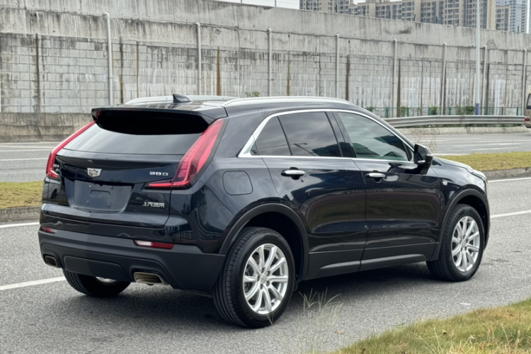 凯迪拉克XT4 2021款 28T 两驱技术型车身外观6005